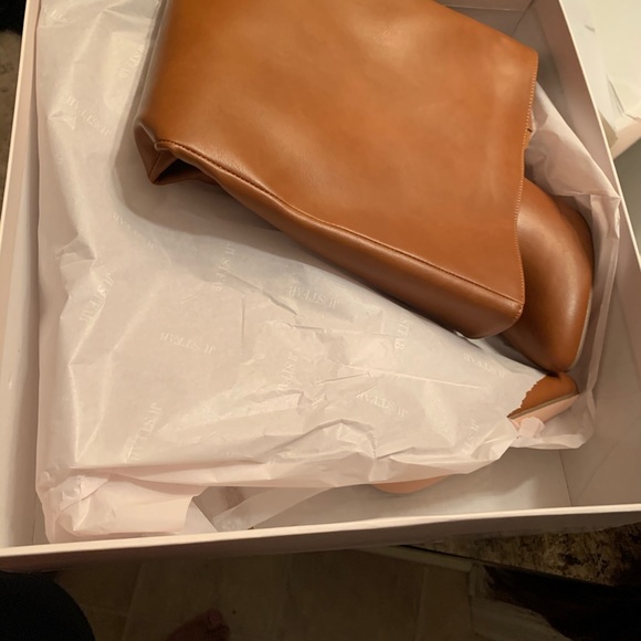 Boots - Picture 3 of 3